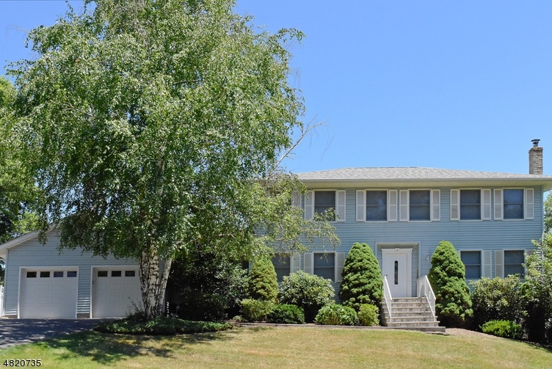 2 Floyd Dr, Mount Arlington, NJ 07856 - photo 1