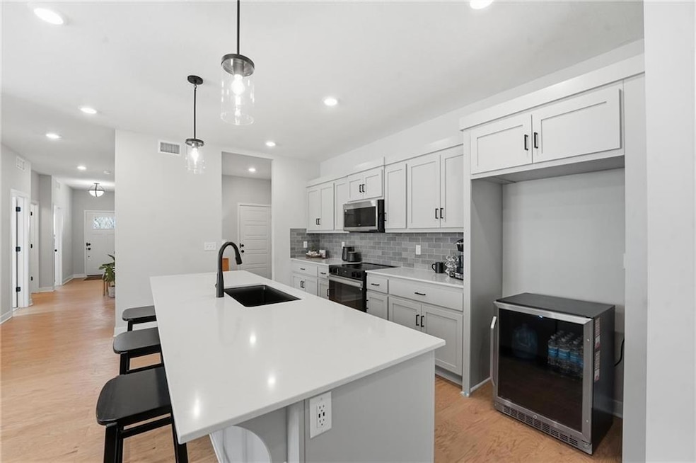 1009 Branchwood Ln, Raymore, MO 64083 - photo 1