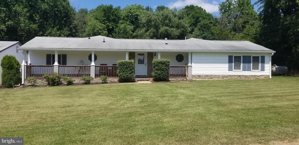 18714 Mccoy Rd, Sharpsburg, MD 21782 - photo 1