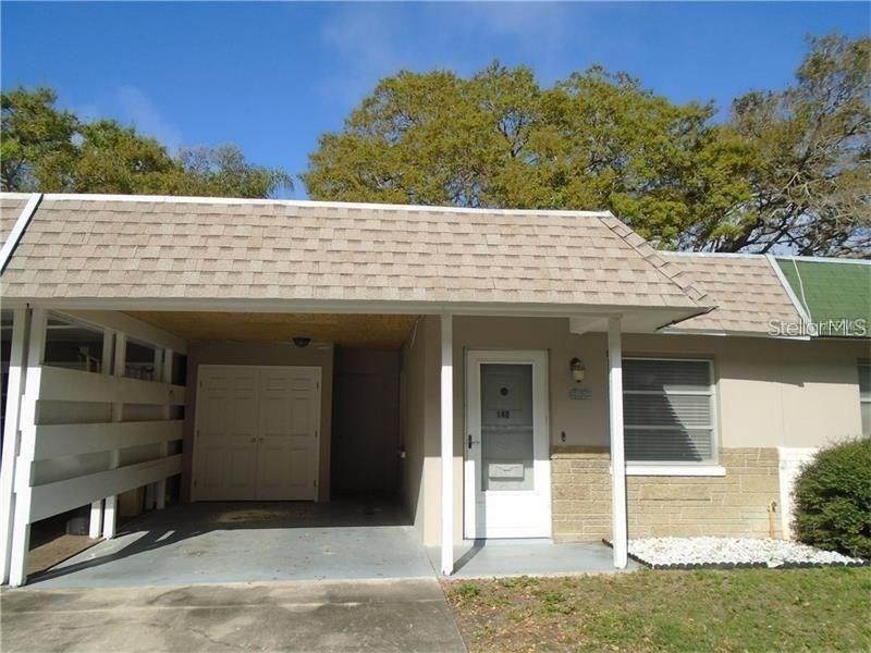 140 Skyloch East with carport and washer/dryer