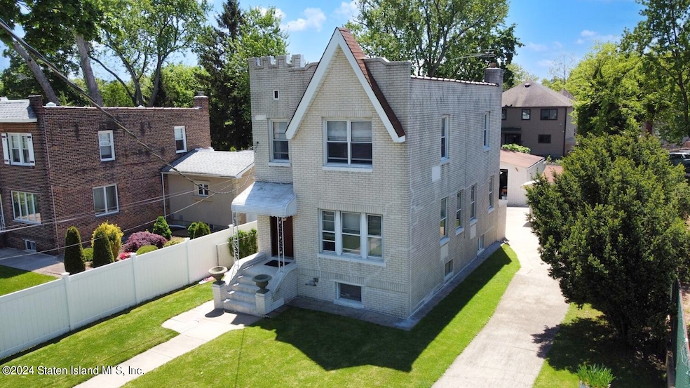 Sold $860,000 • Co-Listing Agent