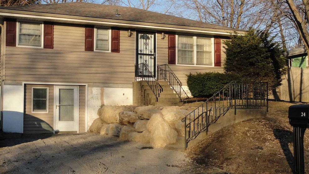24 Acorn Ave, Rensselaer, NY 12144 - photo 1