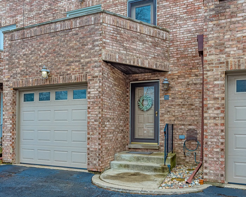 479 N Addison Ave unit B5, Elmhurst, IL 60126 - photo 1