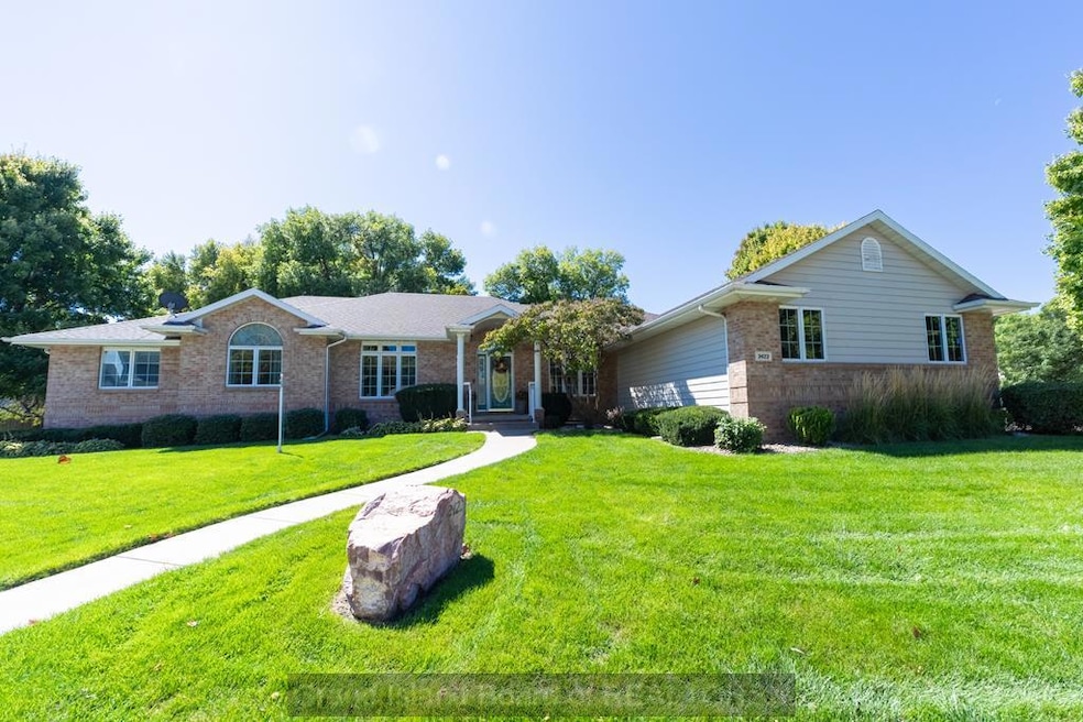 2422 Riverview Dr, Grand Island, NE 68801 - photo 1