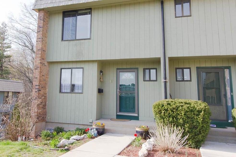 15 Hawthorn CT