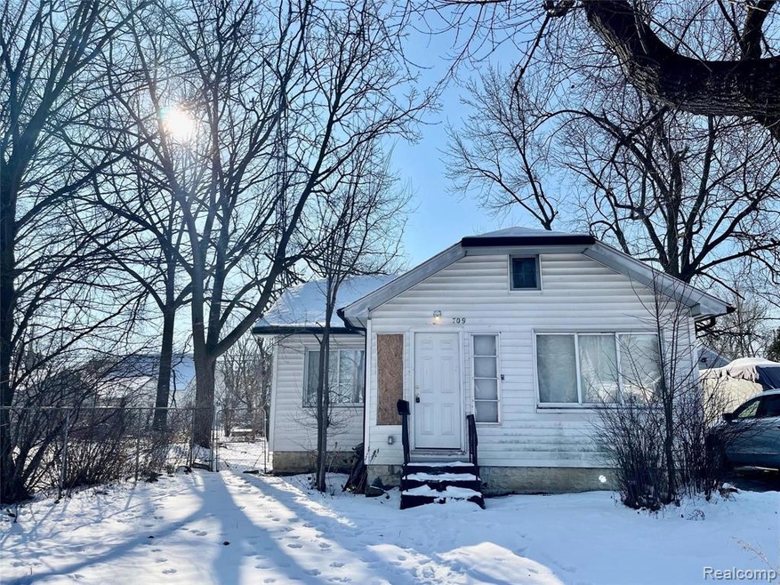 709 Campbell St, Flint, MI 48507 - photo 1