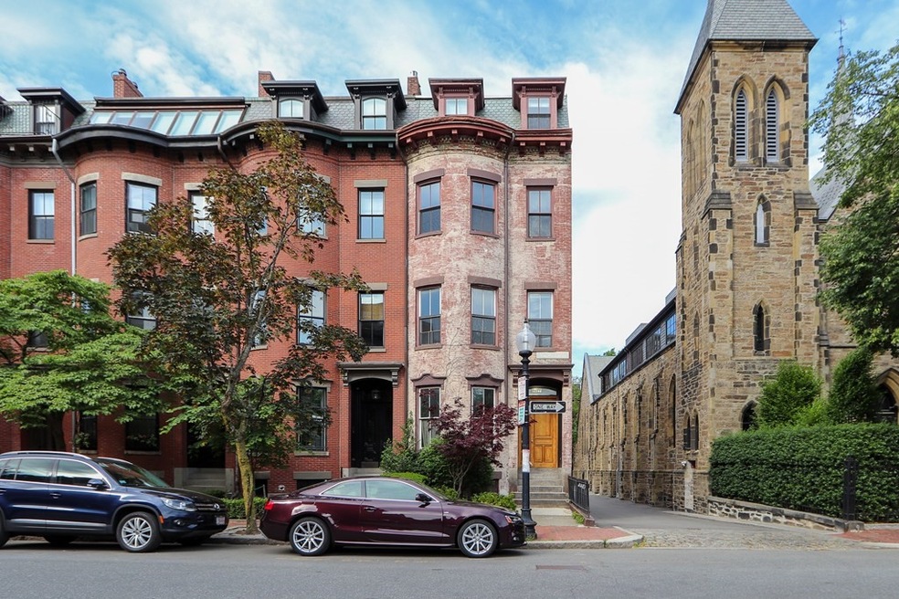 162 W Concord St unit 2, Boston, MA 02118 - photo 1