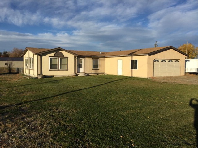 498 Evie Ln, Blackfoot, ID 83221 - photo 1