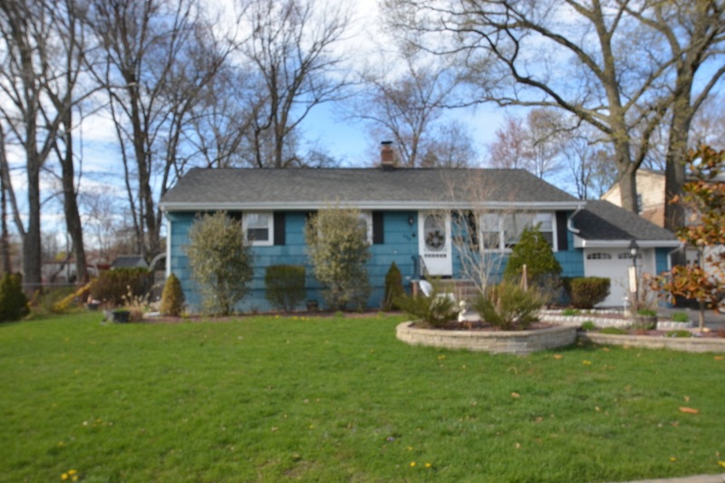 235 Magnolia Ave, Pompton Lakes, NJ 07442 - photo 1