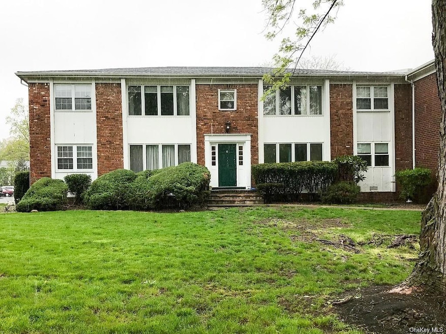 3 Essex Ln, Suffern, NY 10901 - photo 1