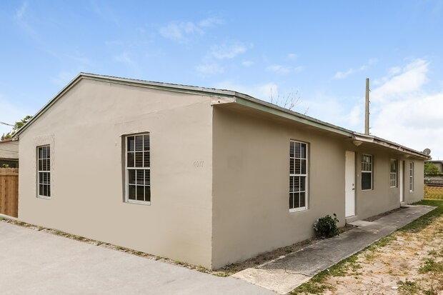4011 Windsor Ave unit B, West Palm Beach, FL 33407 - photo 1