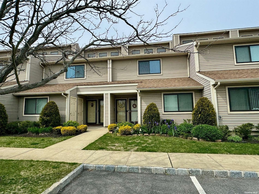 100 Daly Blvd unit 2806, Oceanside, NY 11572 - photo 1