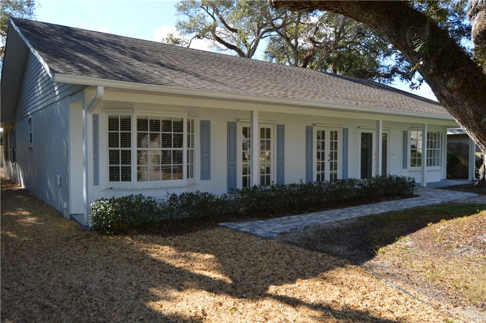 746 Azalea Ln, Vero Beach, FL 32963 - photo 1