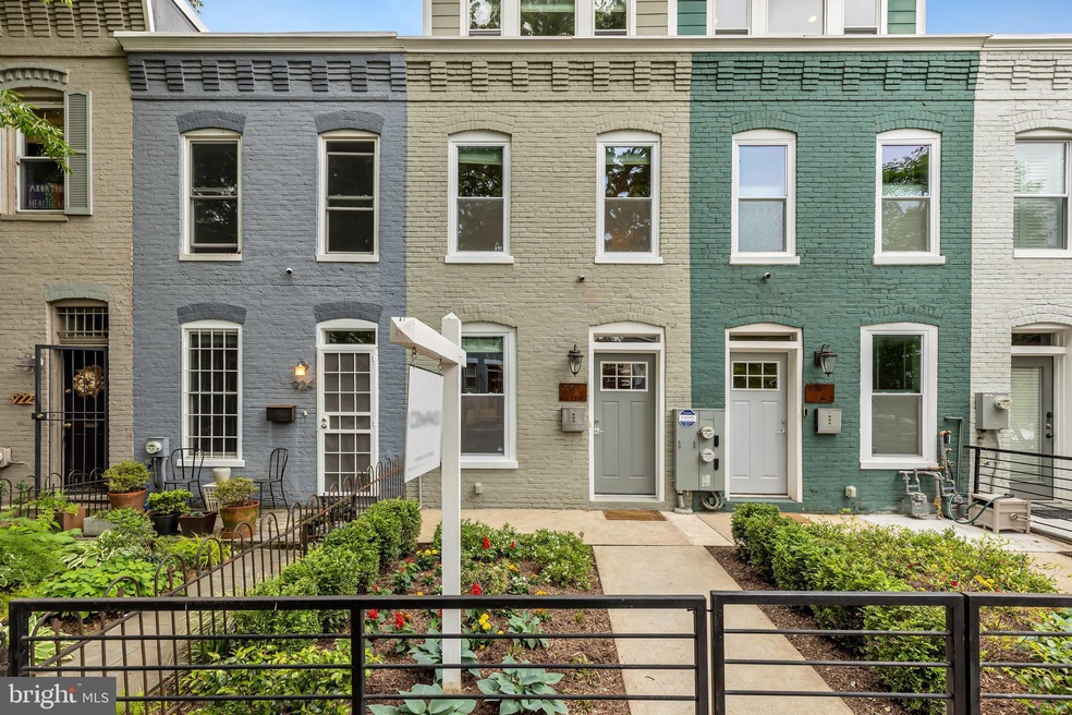 928 9th St NE unit 1, Washington, DC 20002 - photo 1