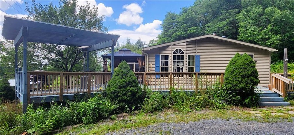 Welcome to 1205 Upper Hill Rd in the Town of Middl