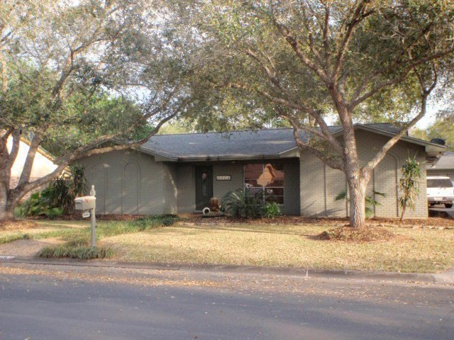 3008 Encino Ave, Bay City, TX 77414 - photo 1