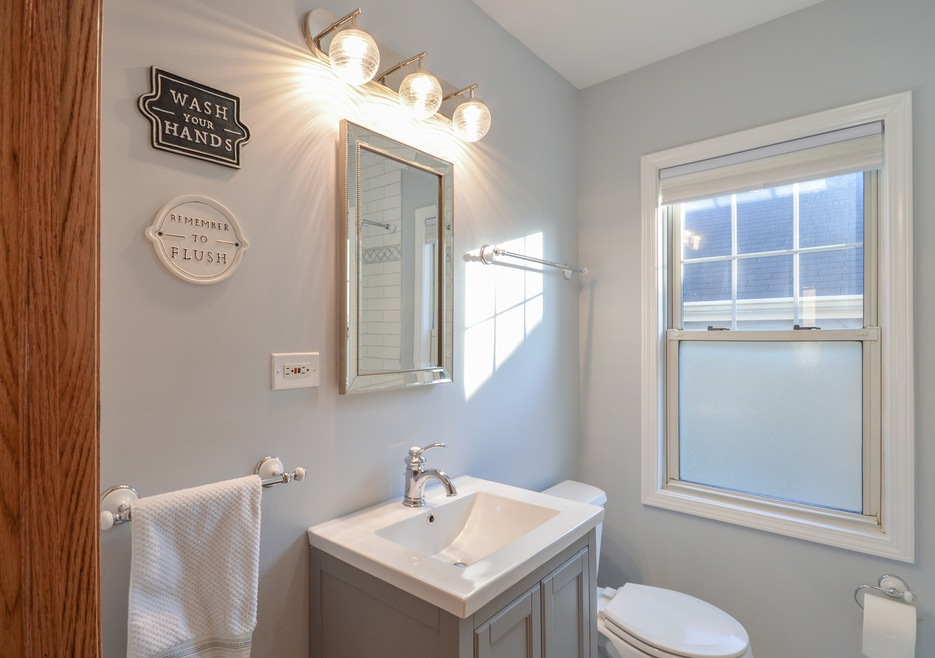 1025 Webster Ln, Des Plaines, IL 60016 - photo 1