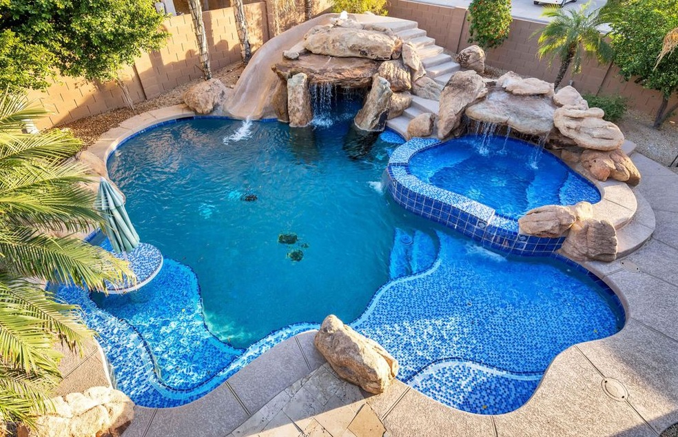 Amazing Pool