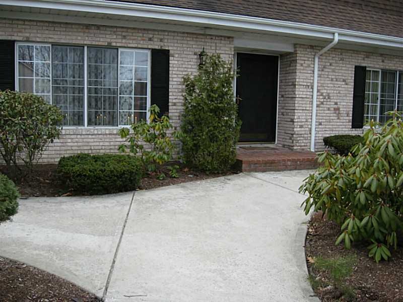 77 Hoffman Ave unit F, Cranston, RI 02920 - photo 1