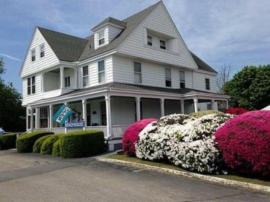 42 W Main Rd unit 2R, Middletown, RI 02842 - photo 1