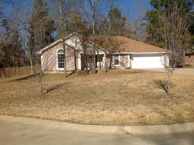 310 Hunters Glen Dr, Lufkin, TX 75904 - photo 1