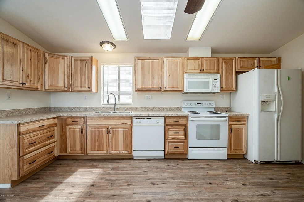13010 W Carolyn Ln, Tucson, AZ 85735 - photo 1
