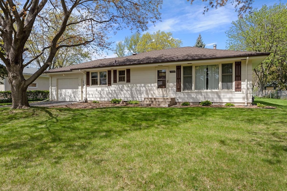 10006 94th Ave N, Maple Grove, MN 55369 - photo 1