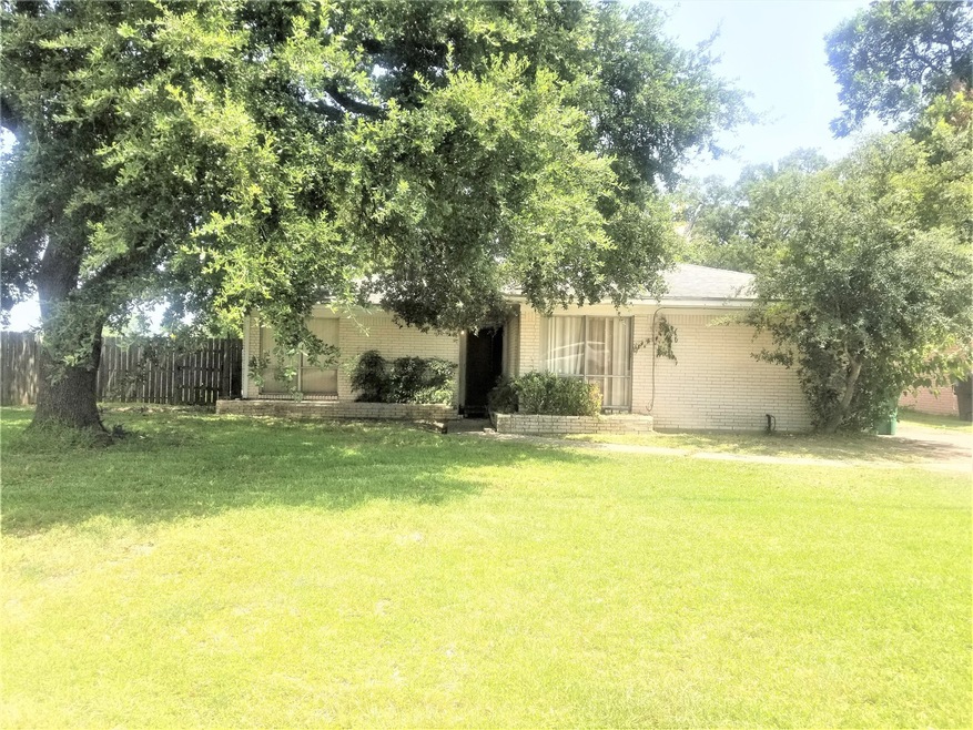 3611 Weaver Rd, Houston, TX 77093 - photo 1