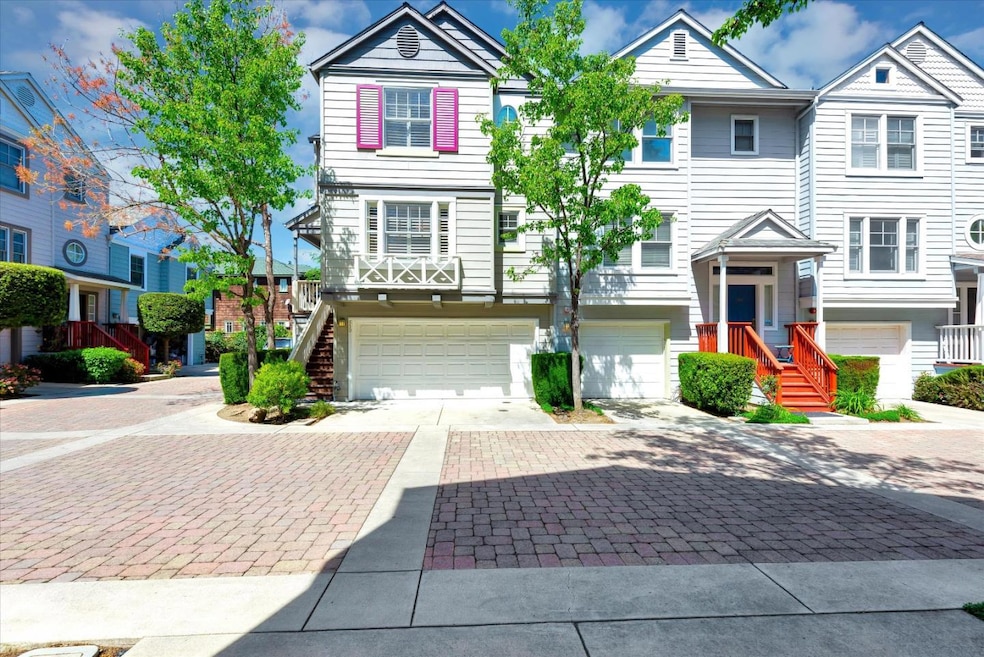 Sold $2,020,000 • Co-Listing Agent