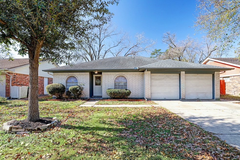 8807 Twisting Vine Ln, Houston, TX 77040 - photo 1