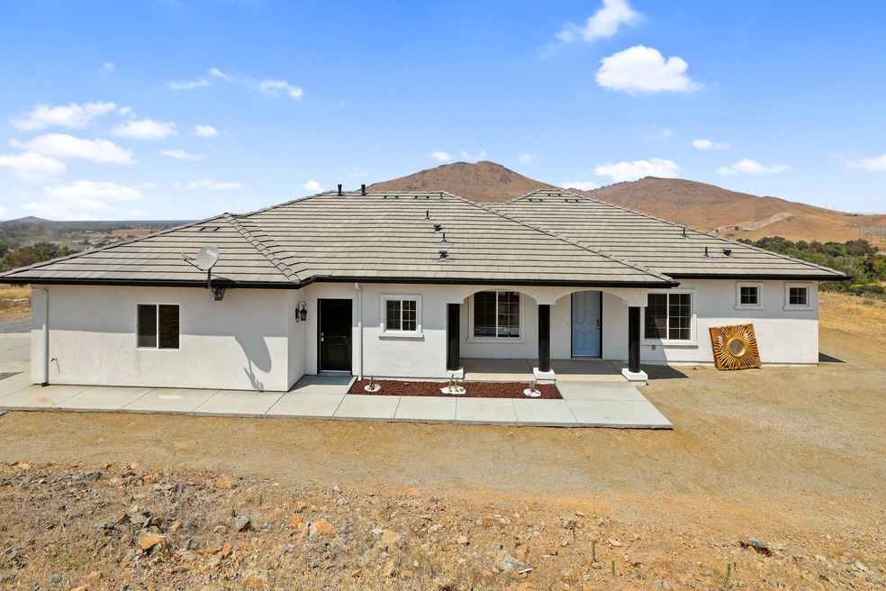 29021 Highway 190 unit C, Porterville, CA 93257 - photo 1