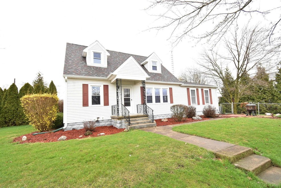 301 E North St, Boswell, IN 47921 - photo 1