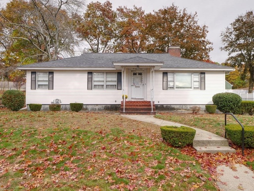 77 Colonial Rd, Lawrence, MA 01843 - photo 1