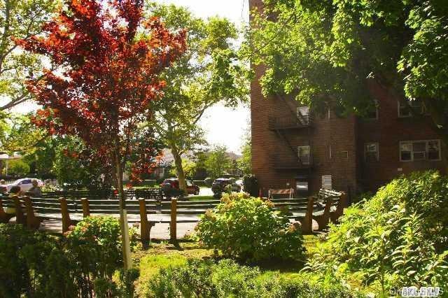 66-10 149 St unit 2B, Flushing, NY 11367 - photo 1