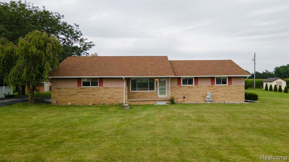 4459 Nichols Rd, Swartz Creek, MI 48473 - photo 1