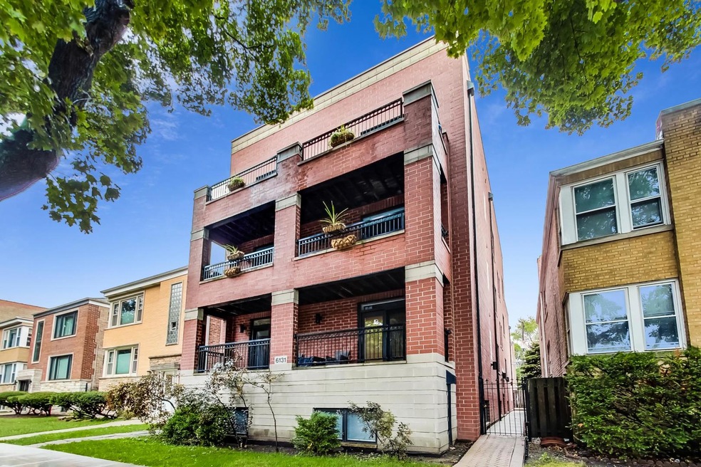 6131 N Richmond St unit 2E, Chicago, IL 60659 - photo 1