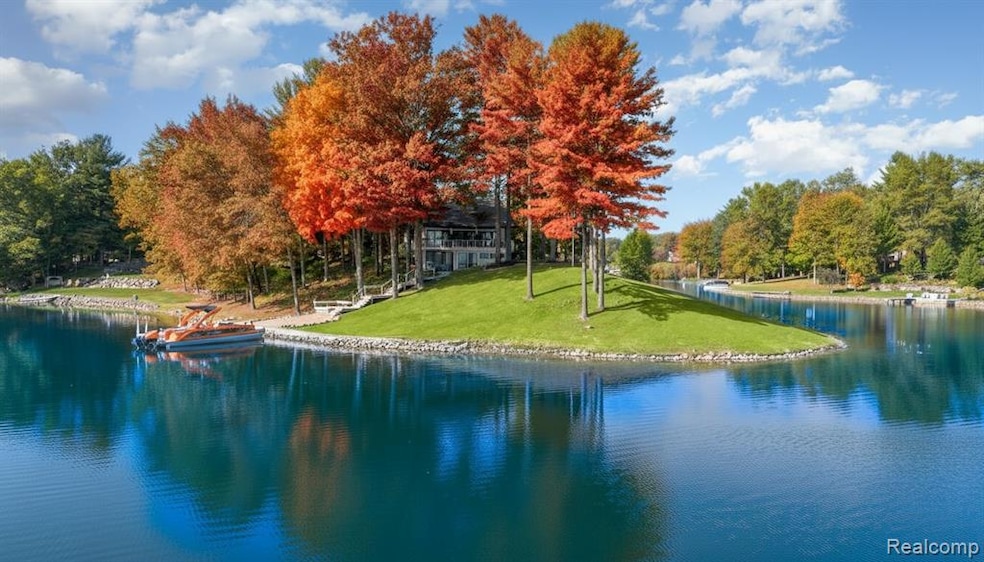 Incredible Home on Private Peninsula Lane Lancelot w Beach