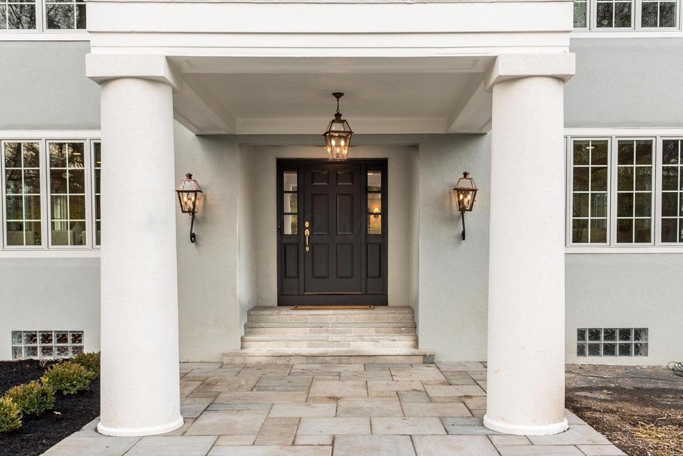 387 S Parkview Ave, Columbus, OH 43209 - photo 1