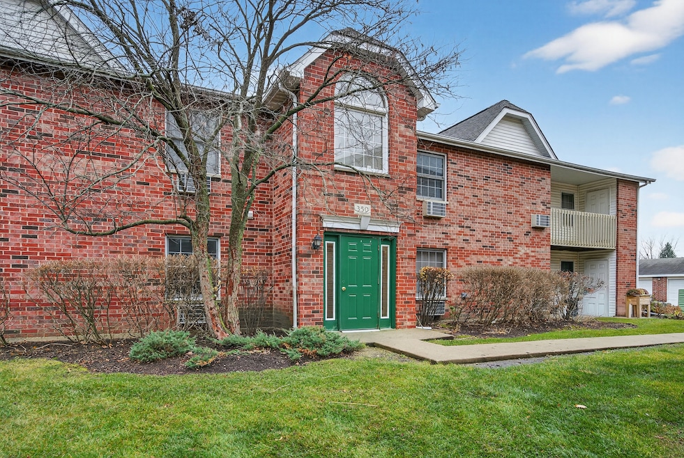 350 Leah Ln unit 2D, Woodstock, IL 60098 - photo 1