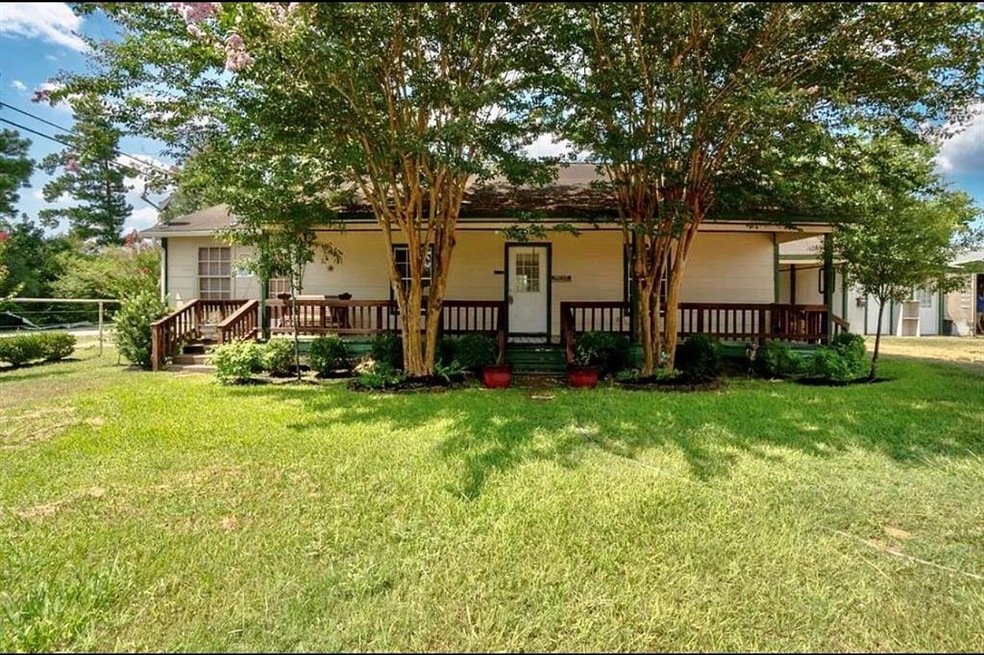 10422 Hufsmith Rd unit HOUSE A, Tomball, TX 77375 - photo 1