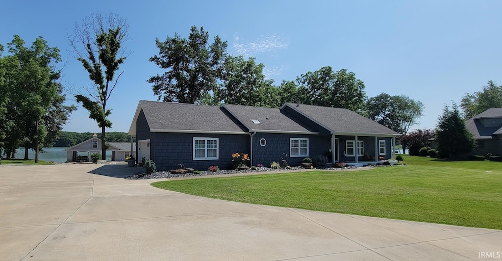 4 Peach St, Loogootee, IN 47553 - photo 1