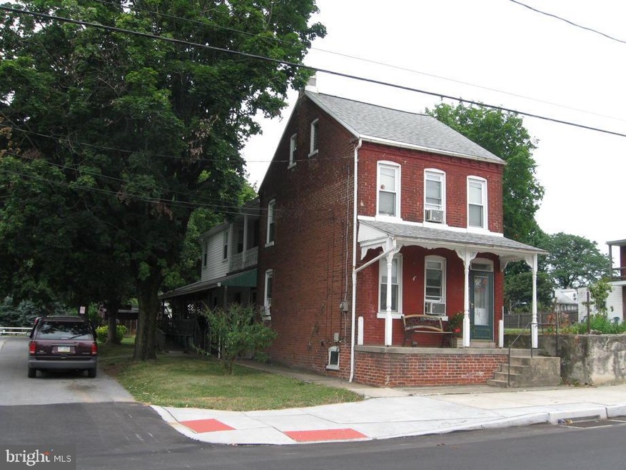 742 Plane St, Columbia, PA 17512 - photo 1