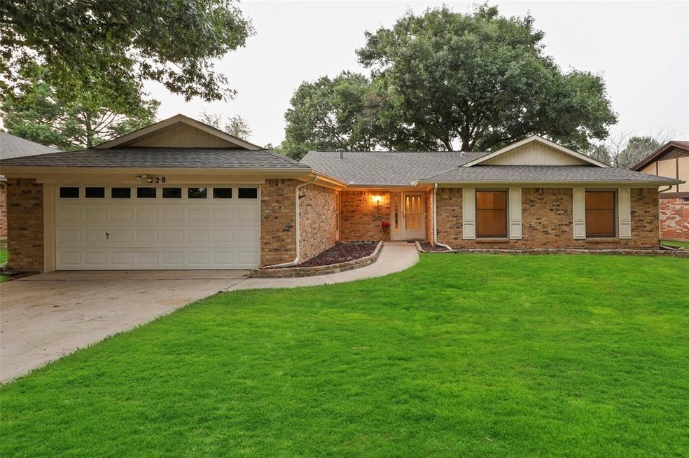 328 Stratford Dr, Hurst, TX 76054 - photo 1