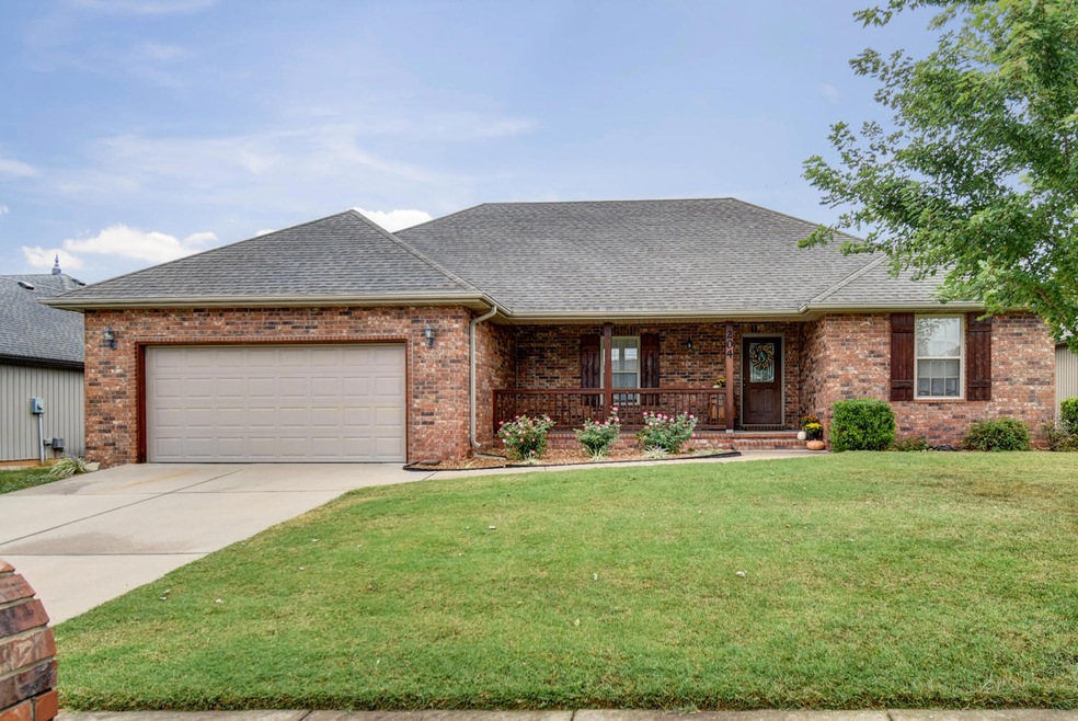 204 N Bonda Way-1