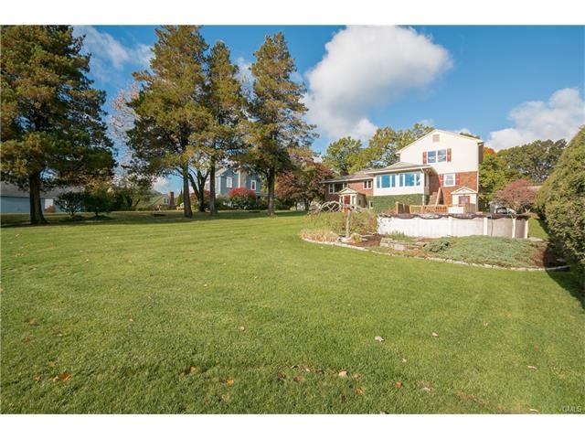 225 Grandview Rd, Fairfield, CT 06825 - photo 1