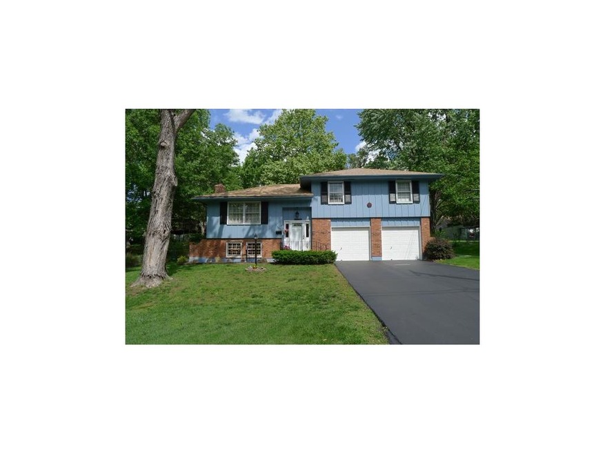 TERRIFIC CURB APPEAL...NEW DRIVEWAY, NEW DOORS, NE
