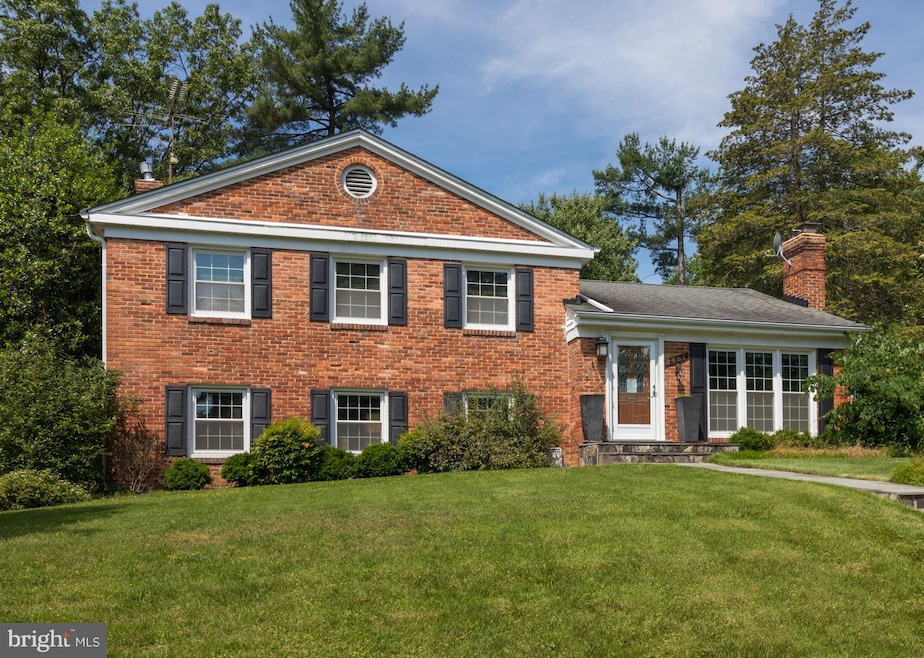 2434 Lexington Rd, Falls Church, VA 22043 - photo 1