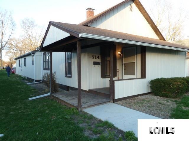 714 Decatur St, Lincoln, IL 62656 - photo 1