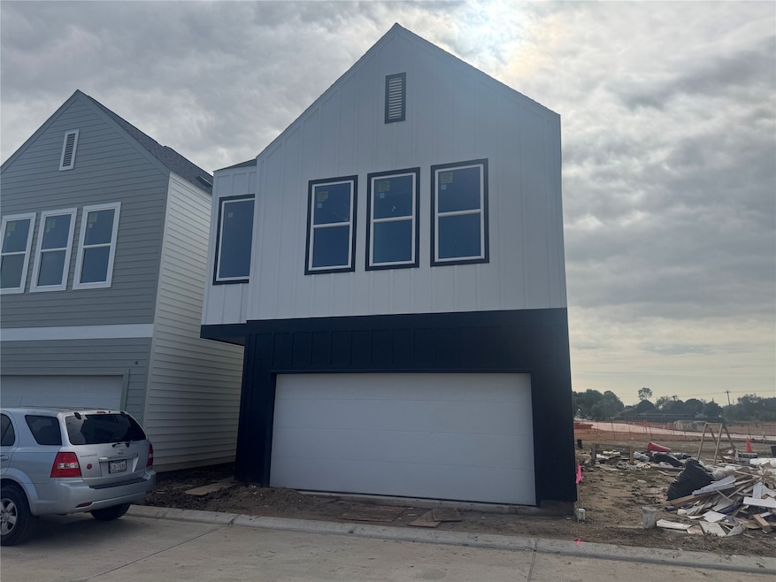 4011 Buffalo Moon Dr, Houston, TX 77045 - photo 1