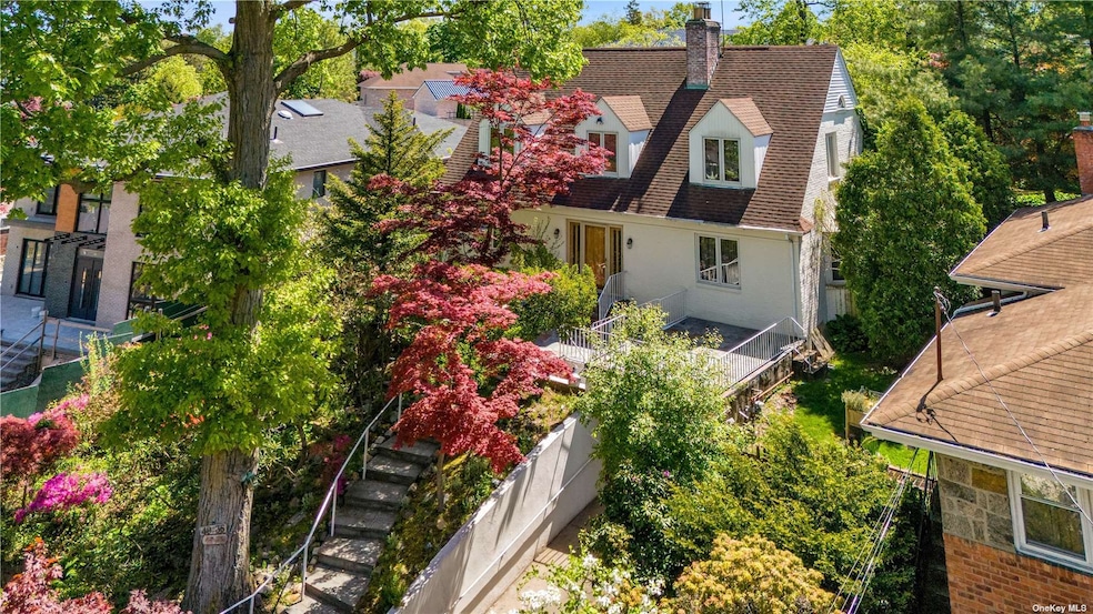 49-35 Annadale Ln, Flushing, NY 11362 - photo 1